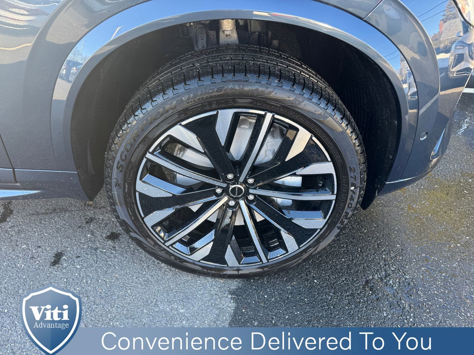 New 2026 Volvo XC90 B5 Plus w/ Protection Package Premier image 10