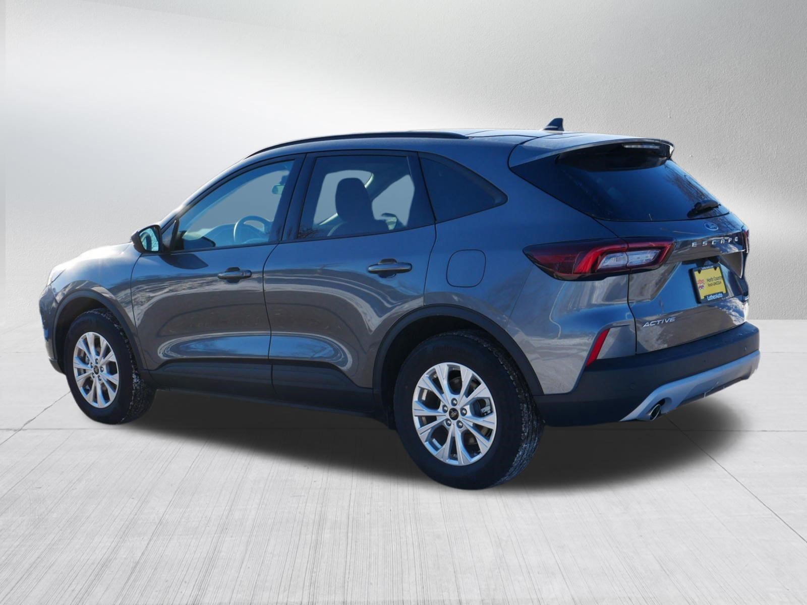 Used 2025 Ford Escape Active w/ Active Premium Tech Pack AWD/4WD image 5