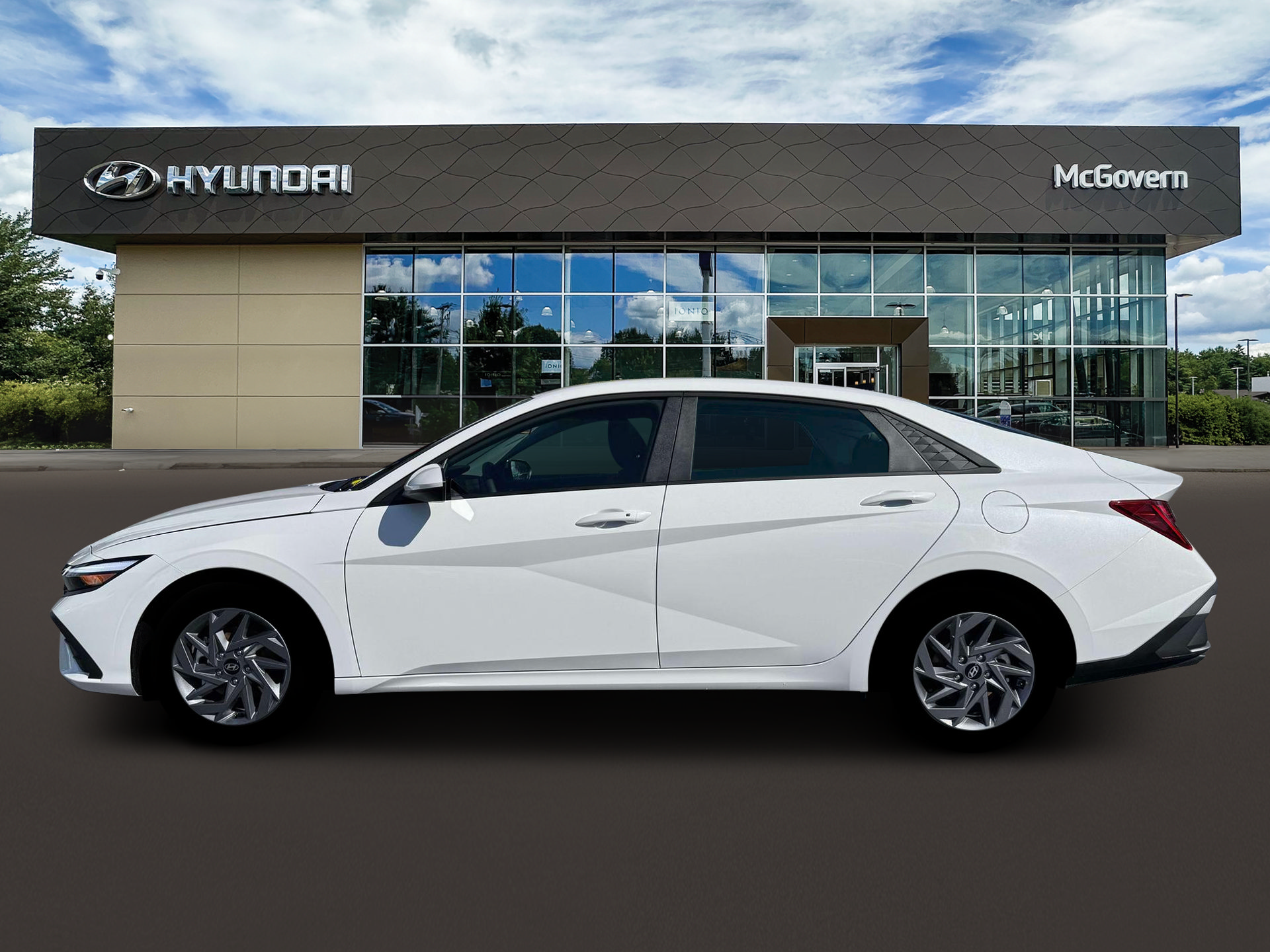 New 2026 Hyundai Elantra Hybrid FWD image 3