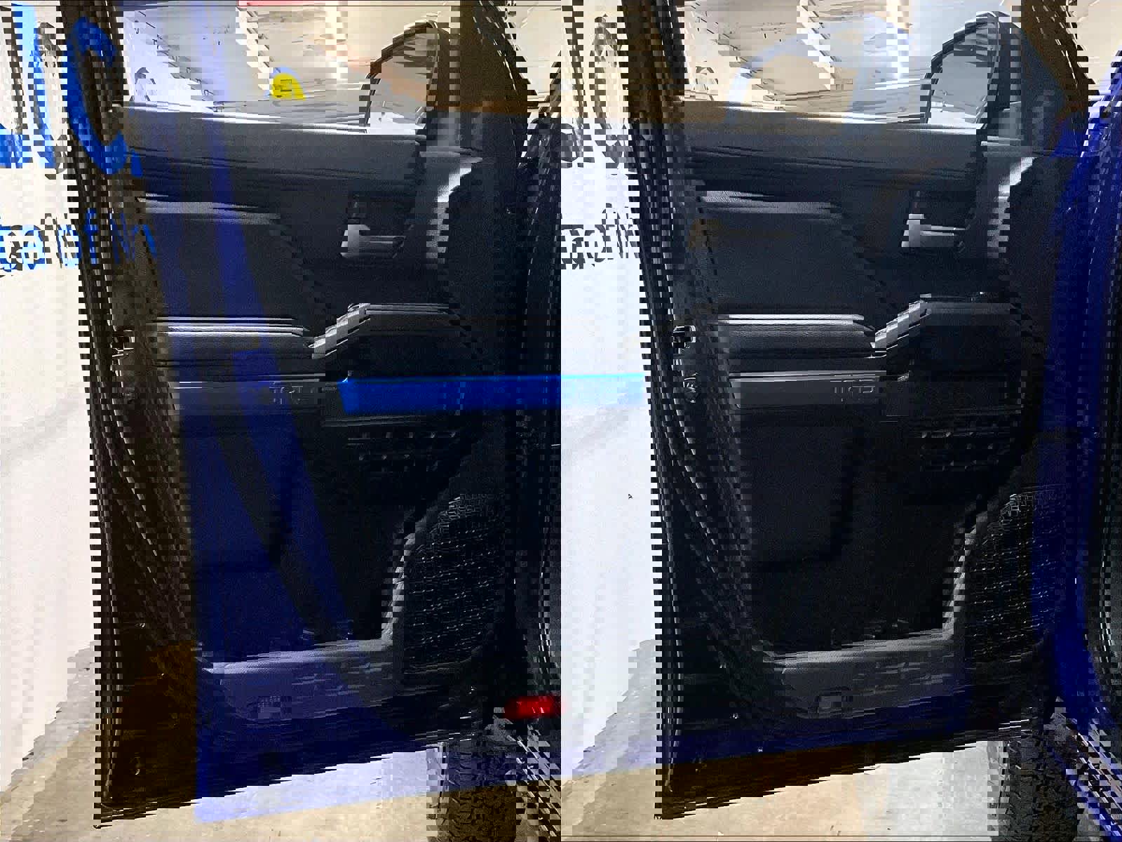 Certified 2025 Toyota Tacoma TRD Off-Road image 9