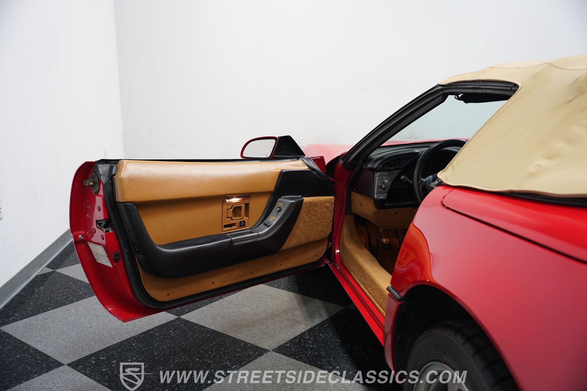 Used 1990 Chevrolet Corvette Convertible RWD image 37