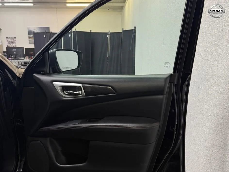 Used 2019 Nissan Pathfinder SV w/ Rock Creek Edition FWD image 18