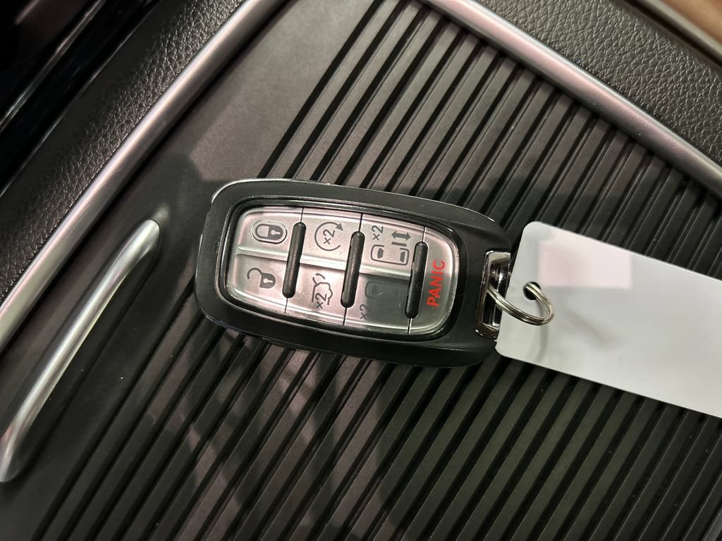 Used 2021 Chrysler Pacifica Limited w/ Premium & Safety Sphere Group AWD/4WD image 21