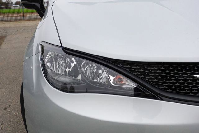 New 2026 Chrysler Voyager LX image 5