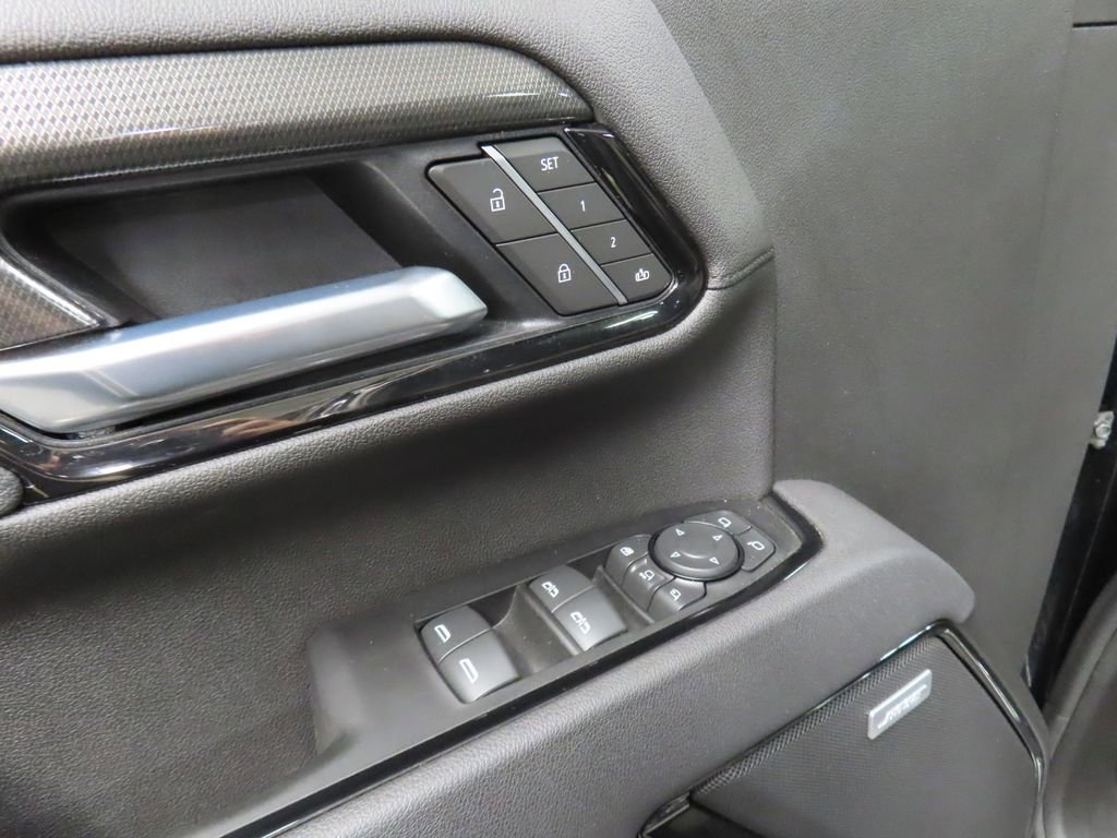 Used 2025 GMC Sierra 2500 AT4 image 58