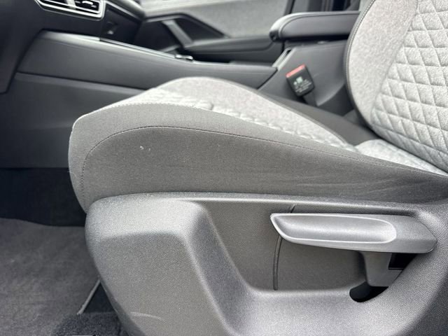 Used 2025 Volkswagen Tiguan S image 14