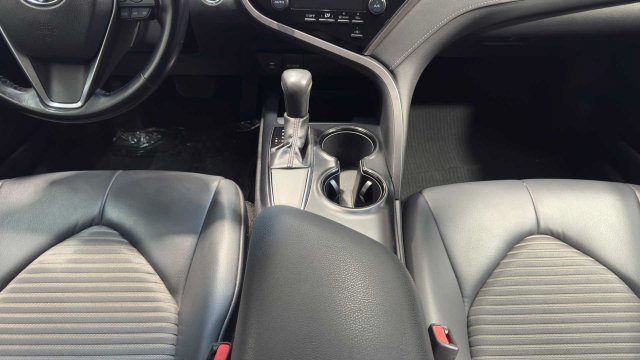 Used 2019 Toyota Camry SE w/ Convenience Package FWD image 19