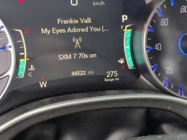 Used 2024 Chrysler Pacifica Touring-L FWD image 16