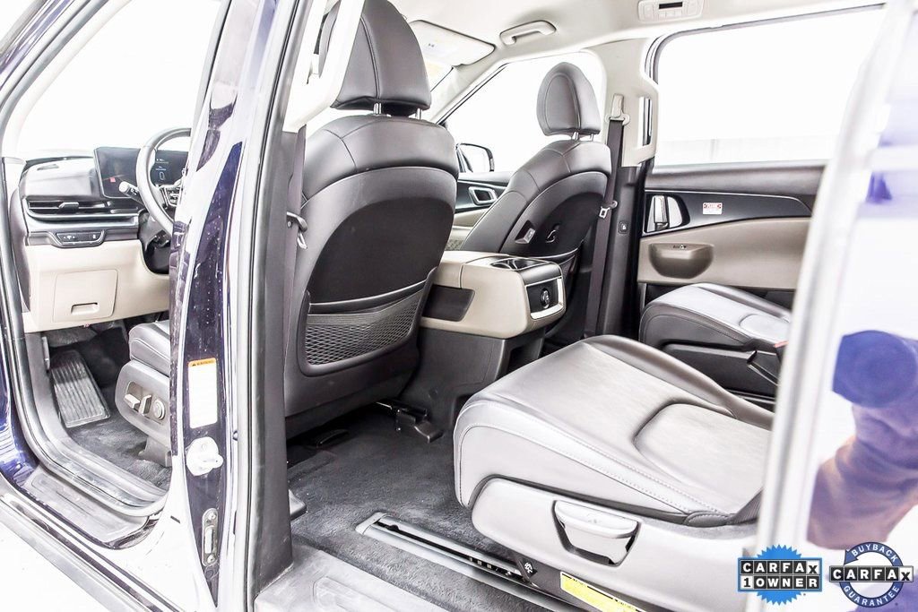 Used 2025 Kia Carnival image 27