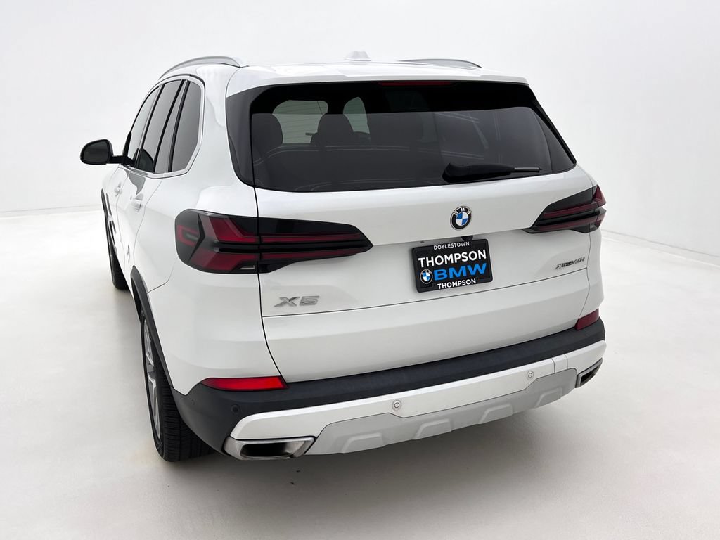Certified 2024 BMW X5 xDrive40i w/ Parking Assistance Package AWD/4WD image 8