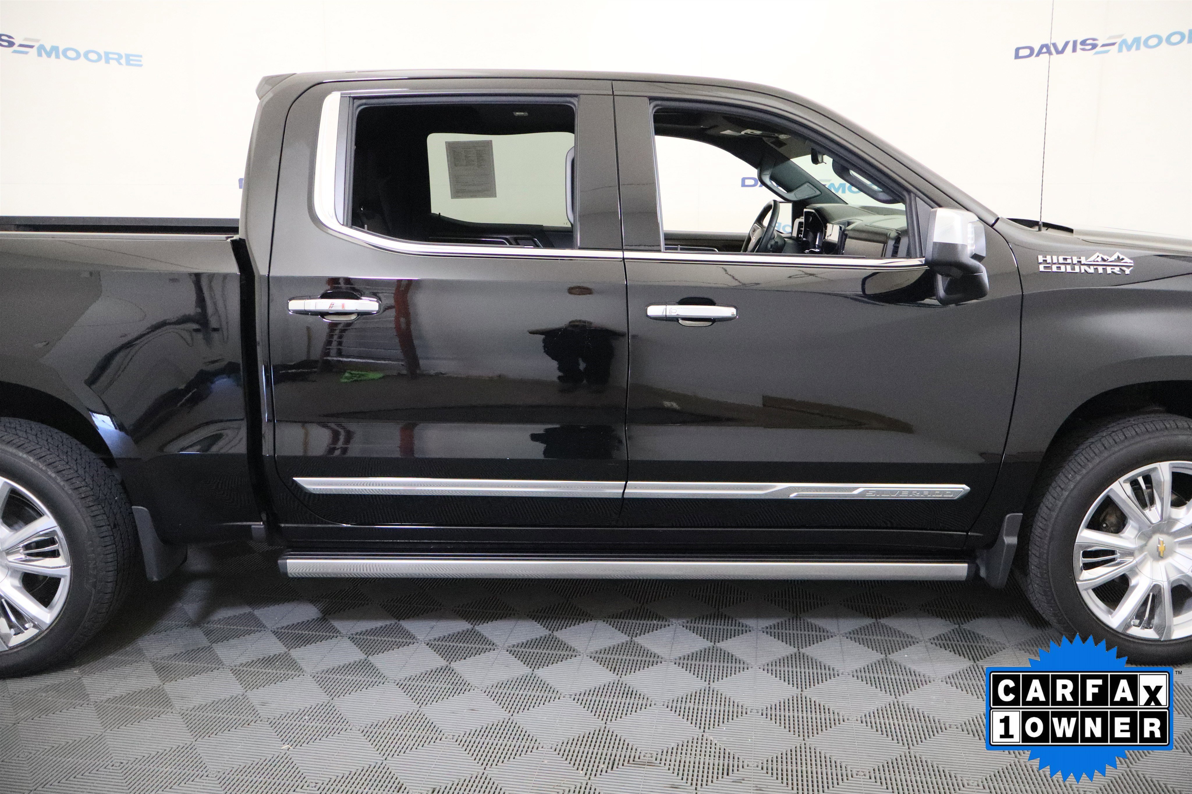 Used 2025 Chevrolet Silverado 1500 High Country w/ High Country Premium Package image 5