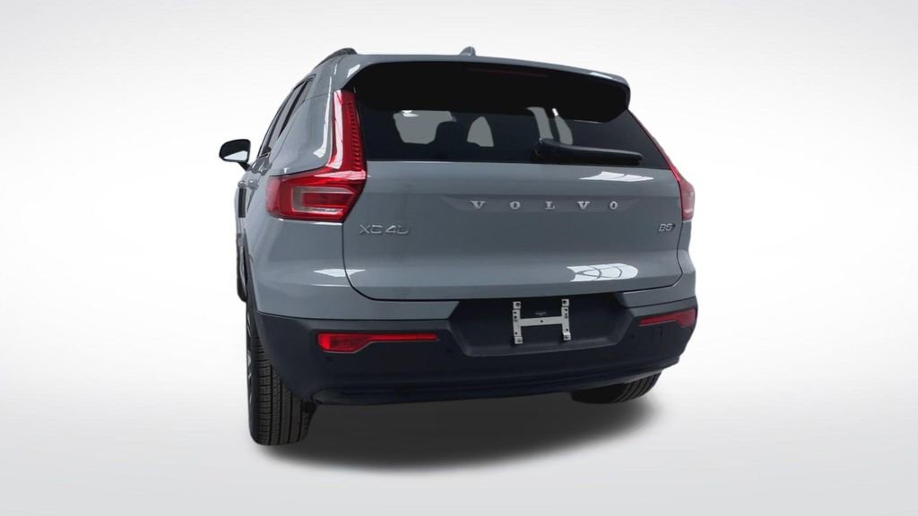 New 2026 Volvo XC40 B5 Plus w/ Climate Package AWD/4WD image 7
