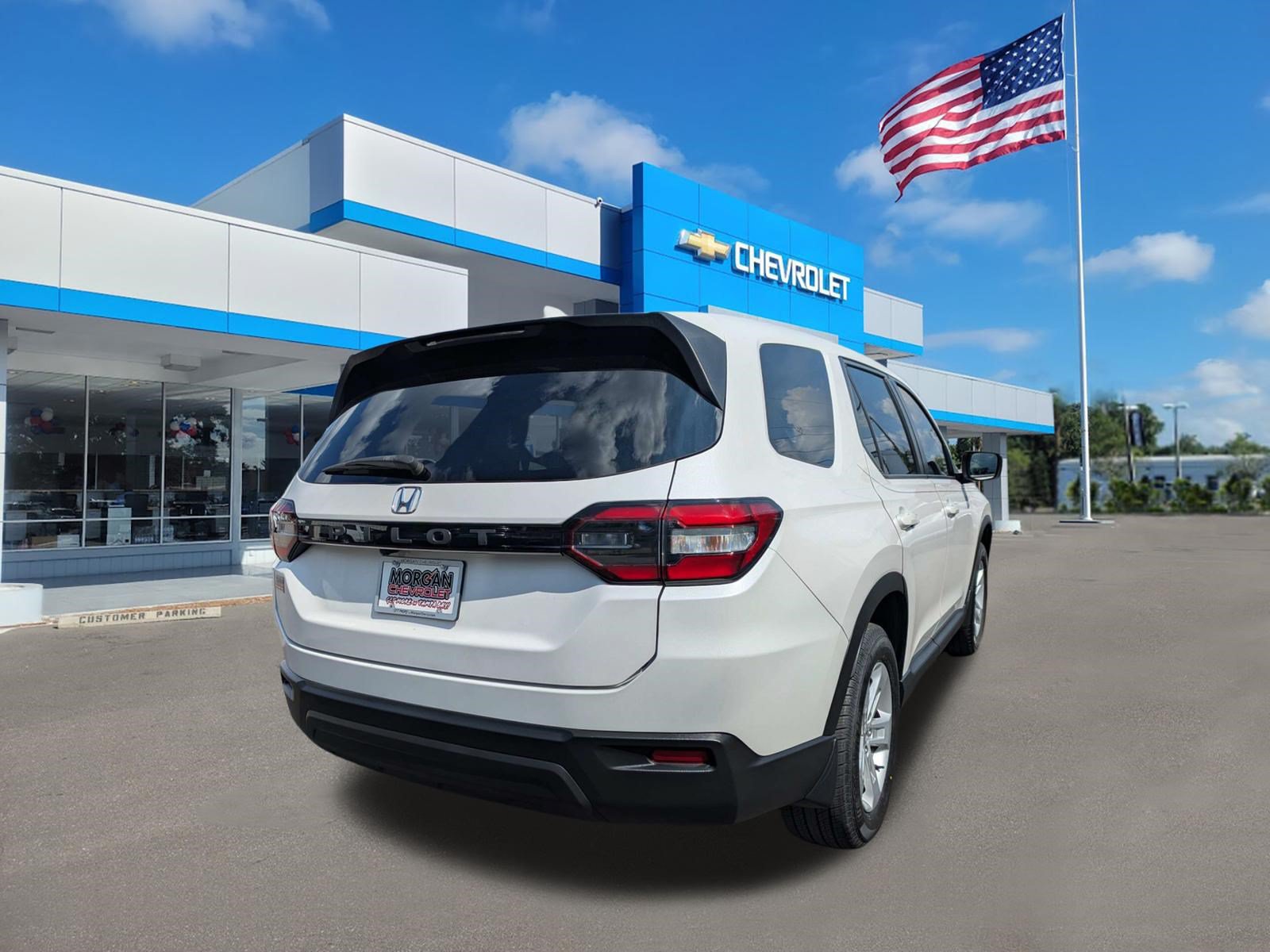 Used 2023 Honda Pilot LX image 3