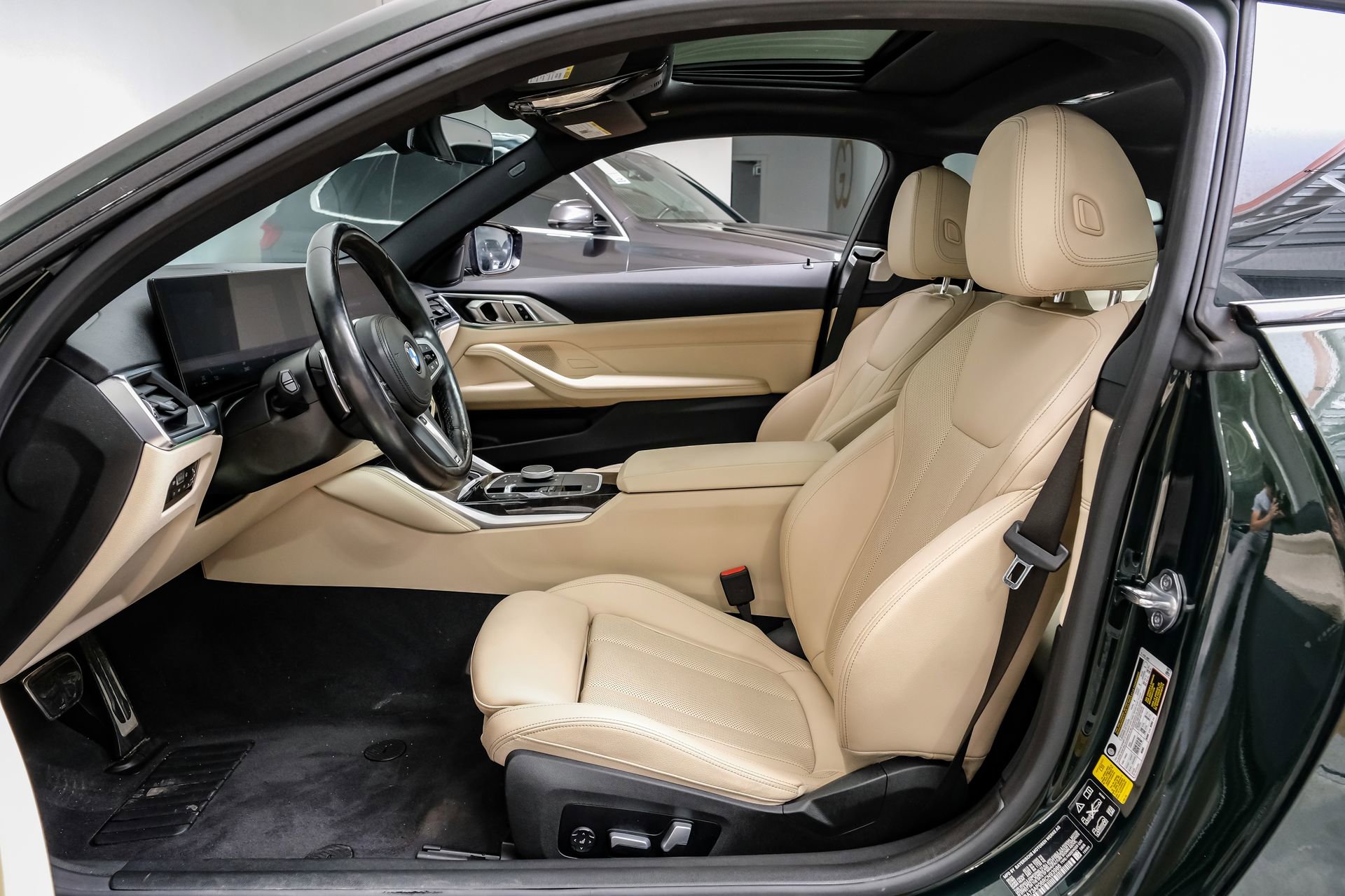 Used 2024 BMW 430i xDrive Coupe w/ M Sport Package AWD/4WD image 4