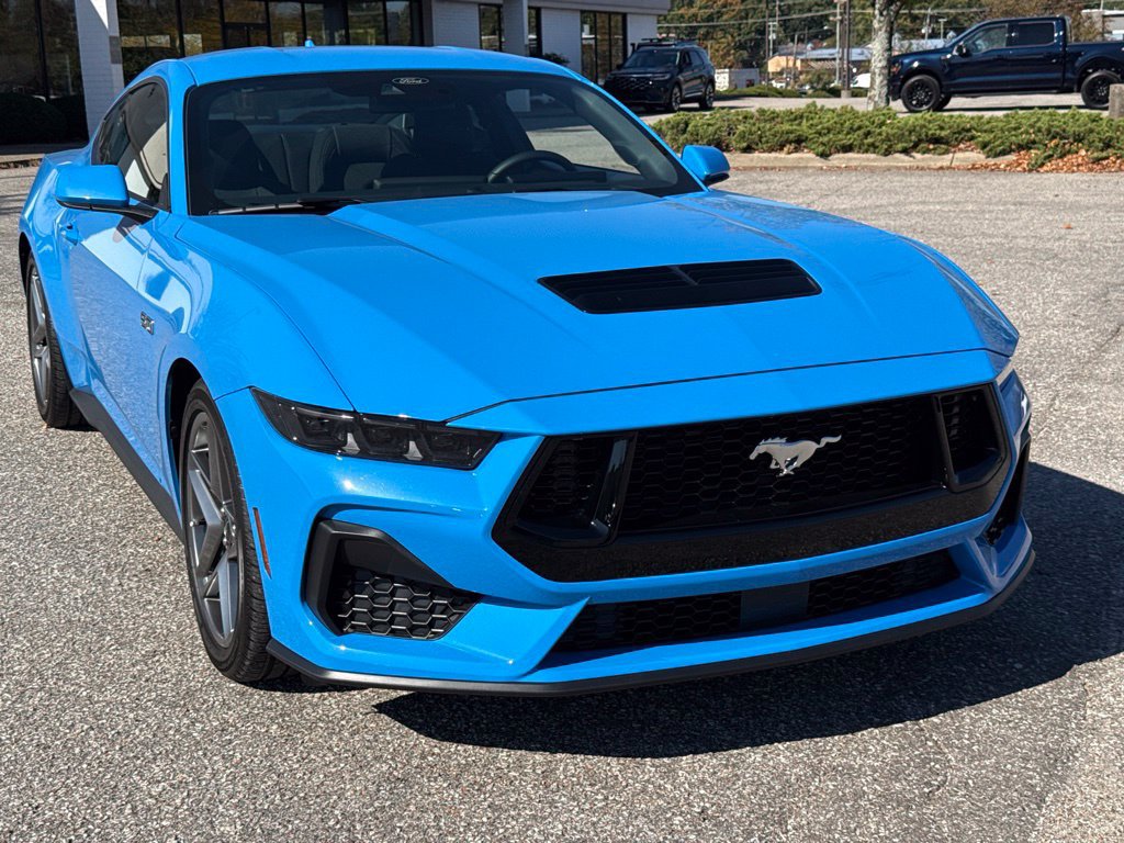 Used 2025 Ford Mustang GT RWD image 14