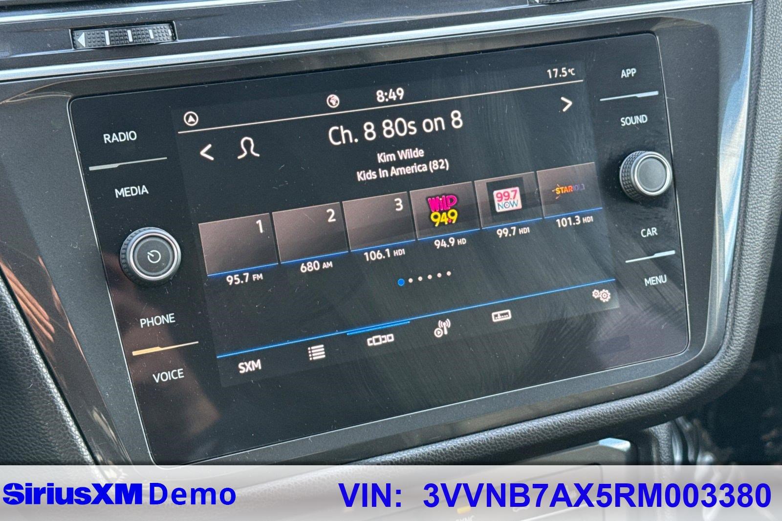 Used 2024 Volkswagen Tiguan SE image 35