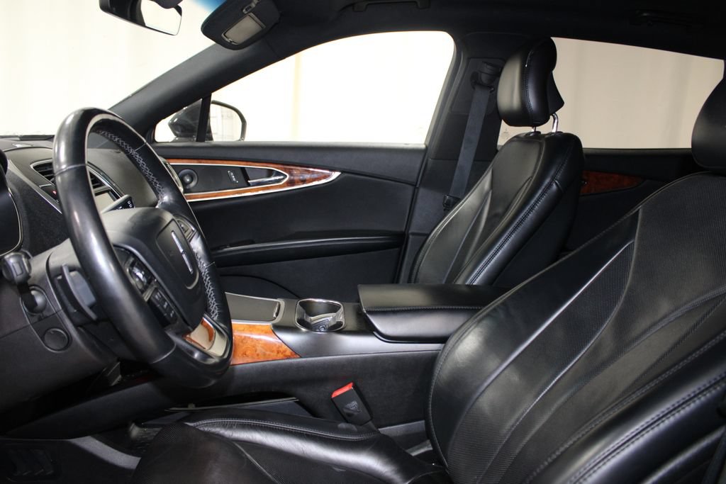 Used 2019 Lincoln Nautilus Reserve w/ Cargo Utility Package AWD/4WD image 13