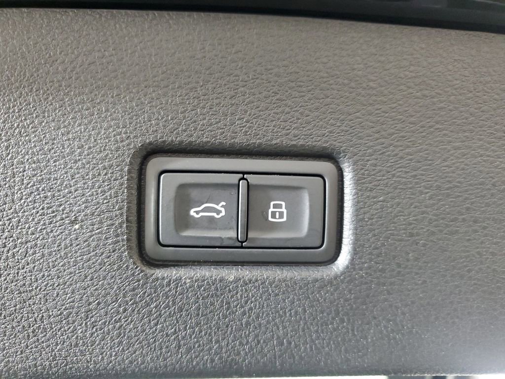 Used 2024 Audi Q5 2.0T Premium image 10