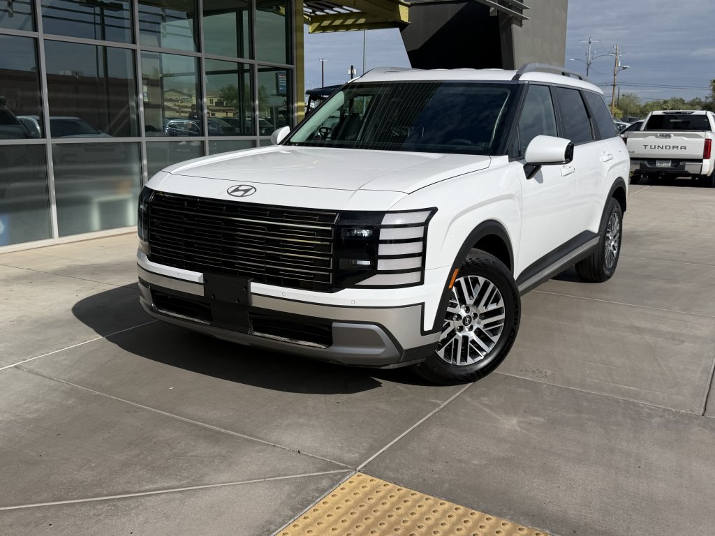Used 2026 Hyundai Palisade SEL FWD image 2