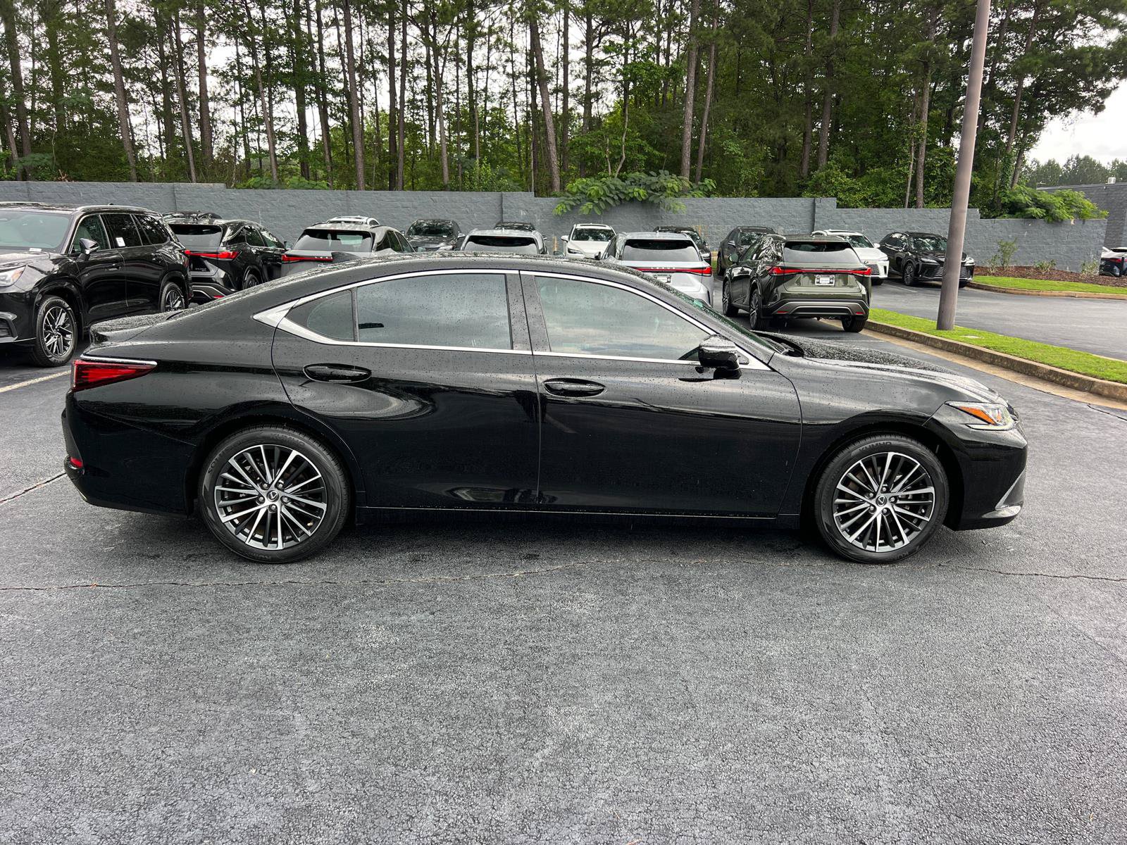 Certified 2024 Lexus ES 350 w/ Premium Package FWD image 4