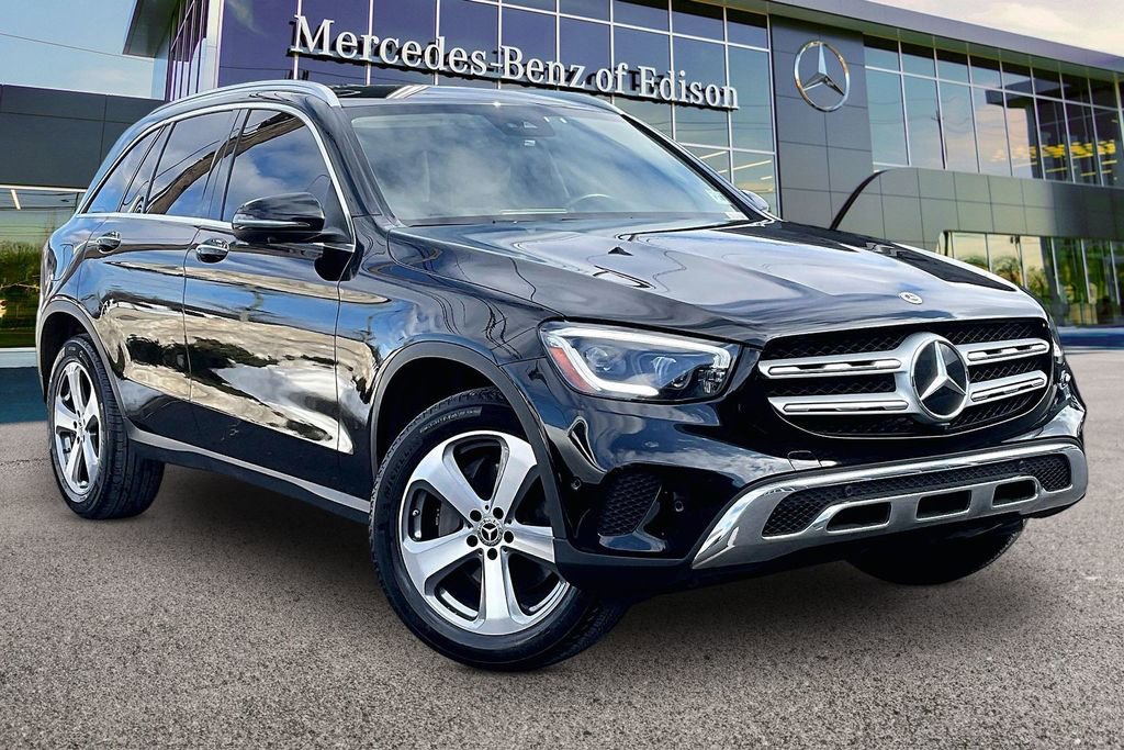 Certified 2022 Mercedes-Benz GLC 300 4MATIC image 1