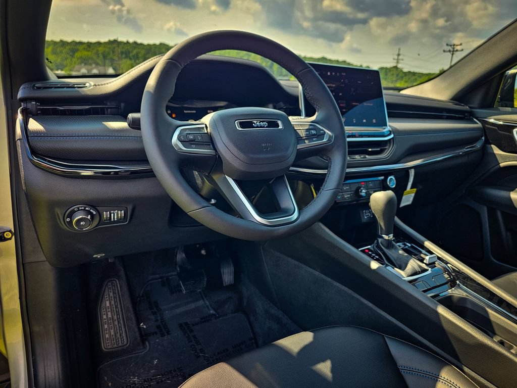 New 2026 Jeep Compass Latitude AWD/4WD image 12