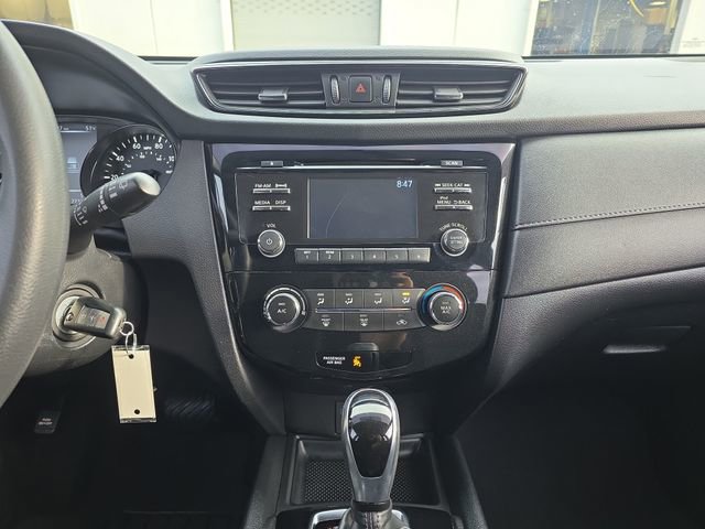 Used 2017 Nissan Rogue S image 26