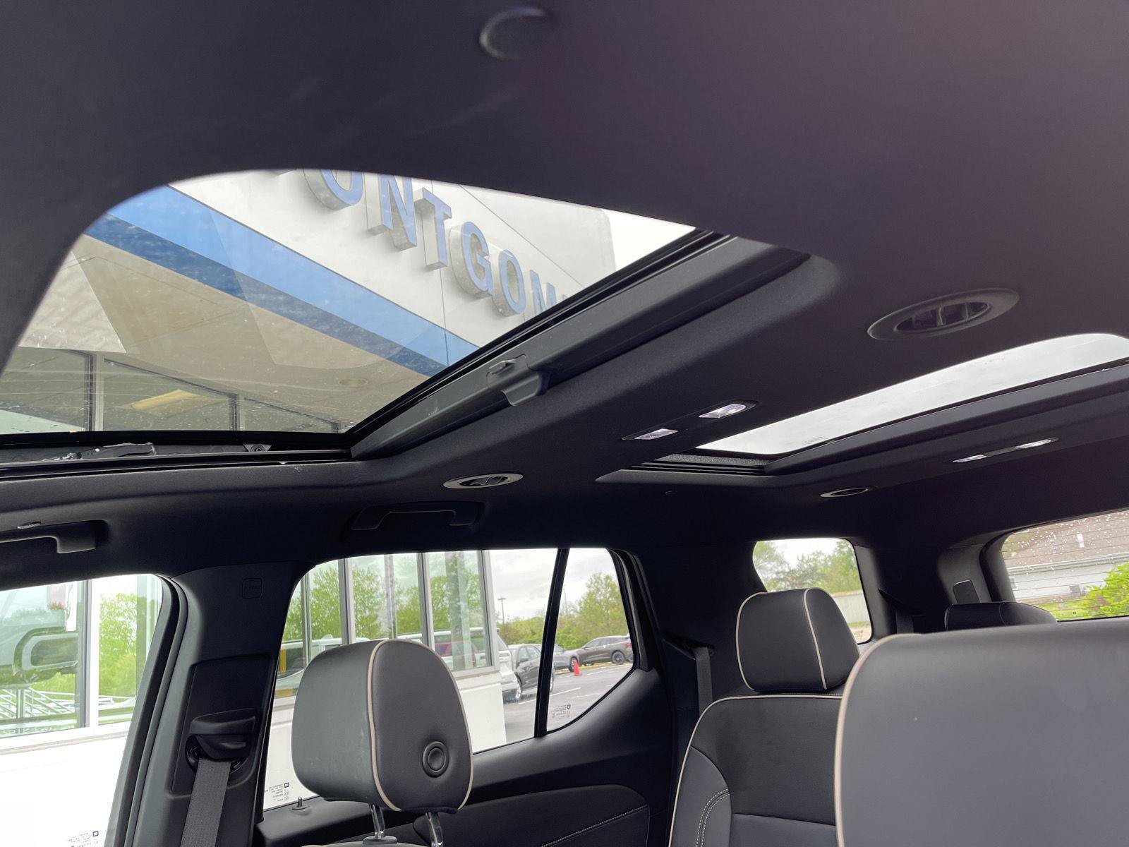 Used 2023 Chevrolet Traverse Premier w/ LPO, Floor Liner Package AWD/4WD image 29