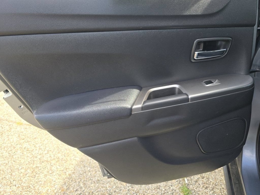 Used 2022 Mitsubishi Outlander Sport SE AWD/4WD image 31