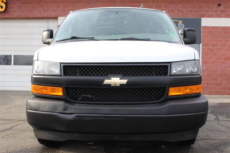 Used 2022 Chevrolet Express 2500 w/ Driver Convenience Package image 4