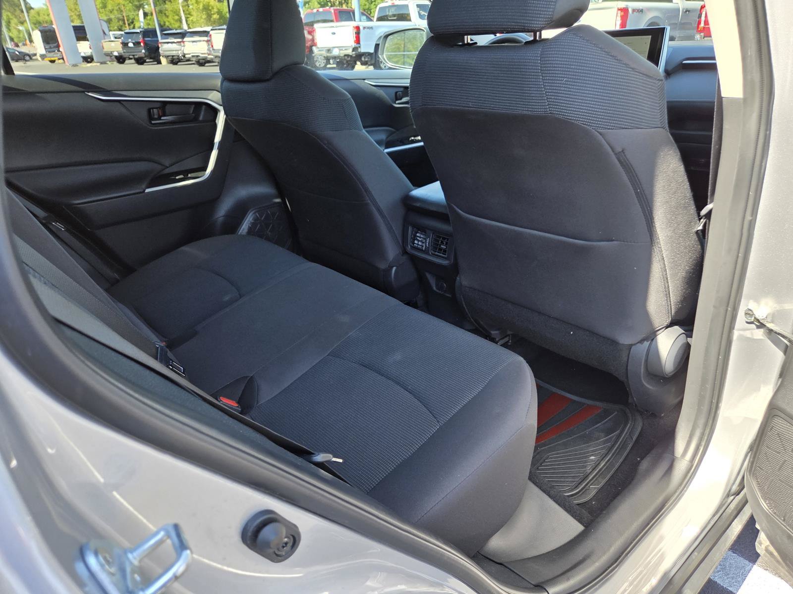 Used 2025 Toyota RAV4 LE AWD/4WD image 19