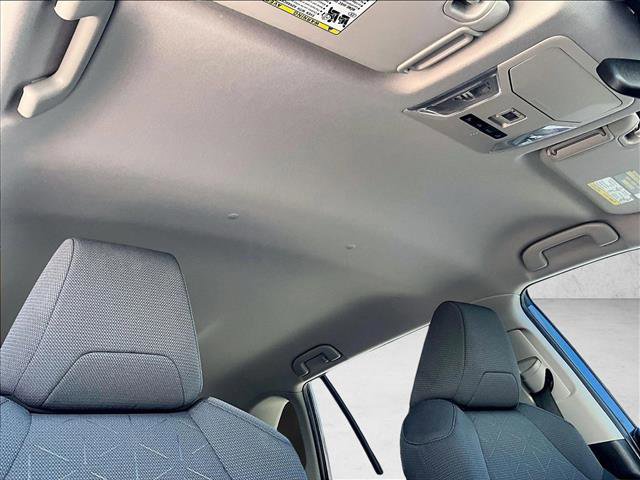 Used 2022 Toyota RAV4 XLE image 17