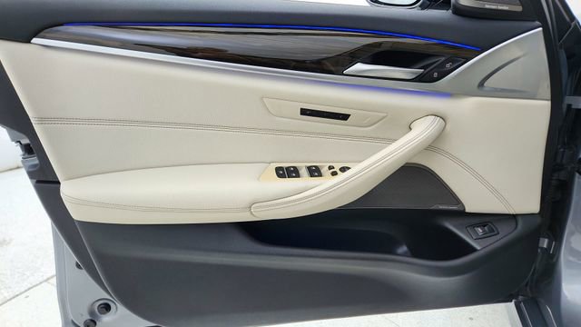 Used 2023 BMW 540i w/ M Sport Package image 34