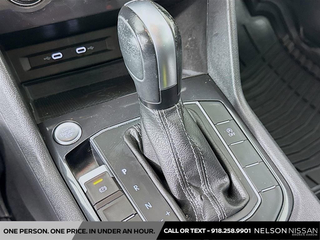 Used 2021 Volkswagen Tiguan SE image 16