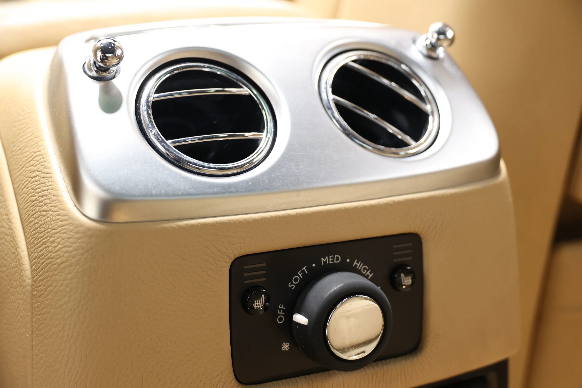 Used 2011 Rolls-Royce Ghost image 67