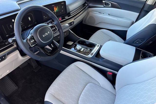 New 2026 Kia Carnival SX FWD image 11