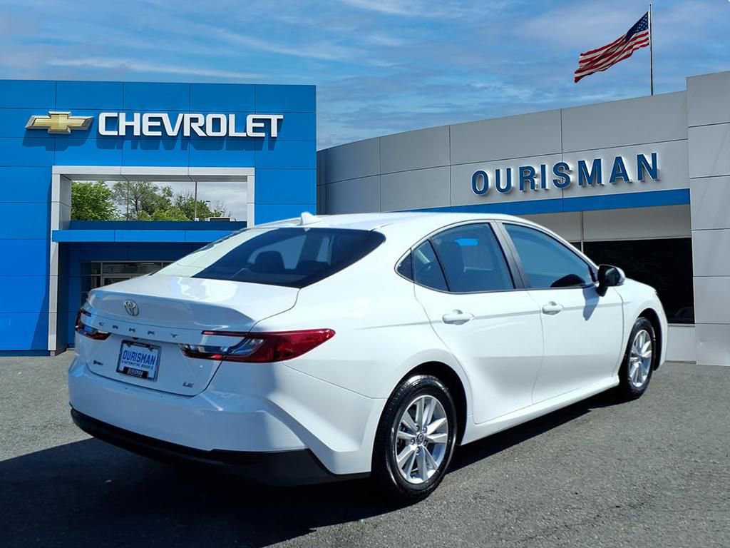 Used 2025 Toyota Camry LE image 3