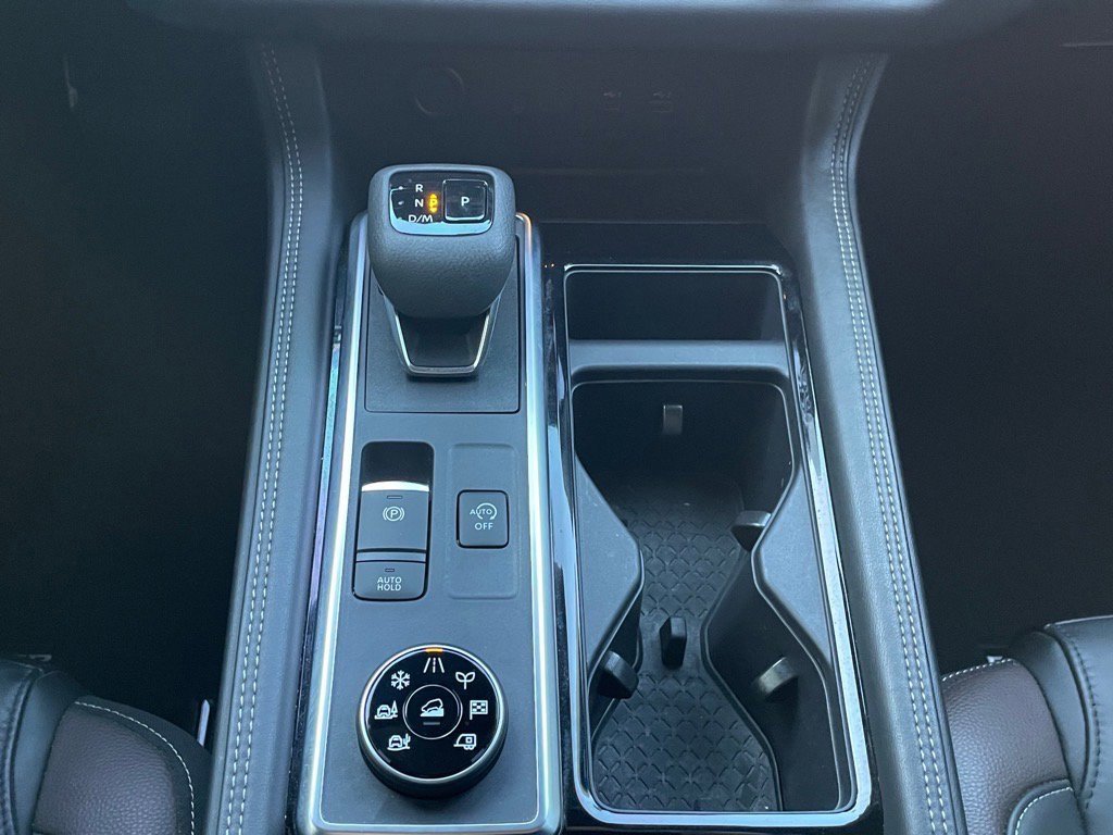 Used 2024 Nissan Pathfinder Platinum w/ Lighting Package (N93) image 21