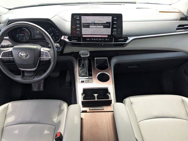 Used 2024 Toyota Sienna XLE FWD image 15