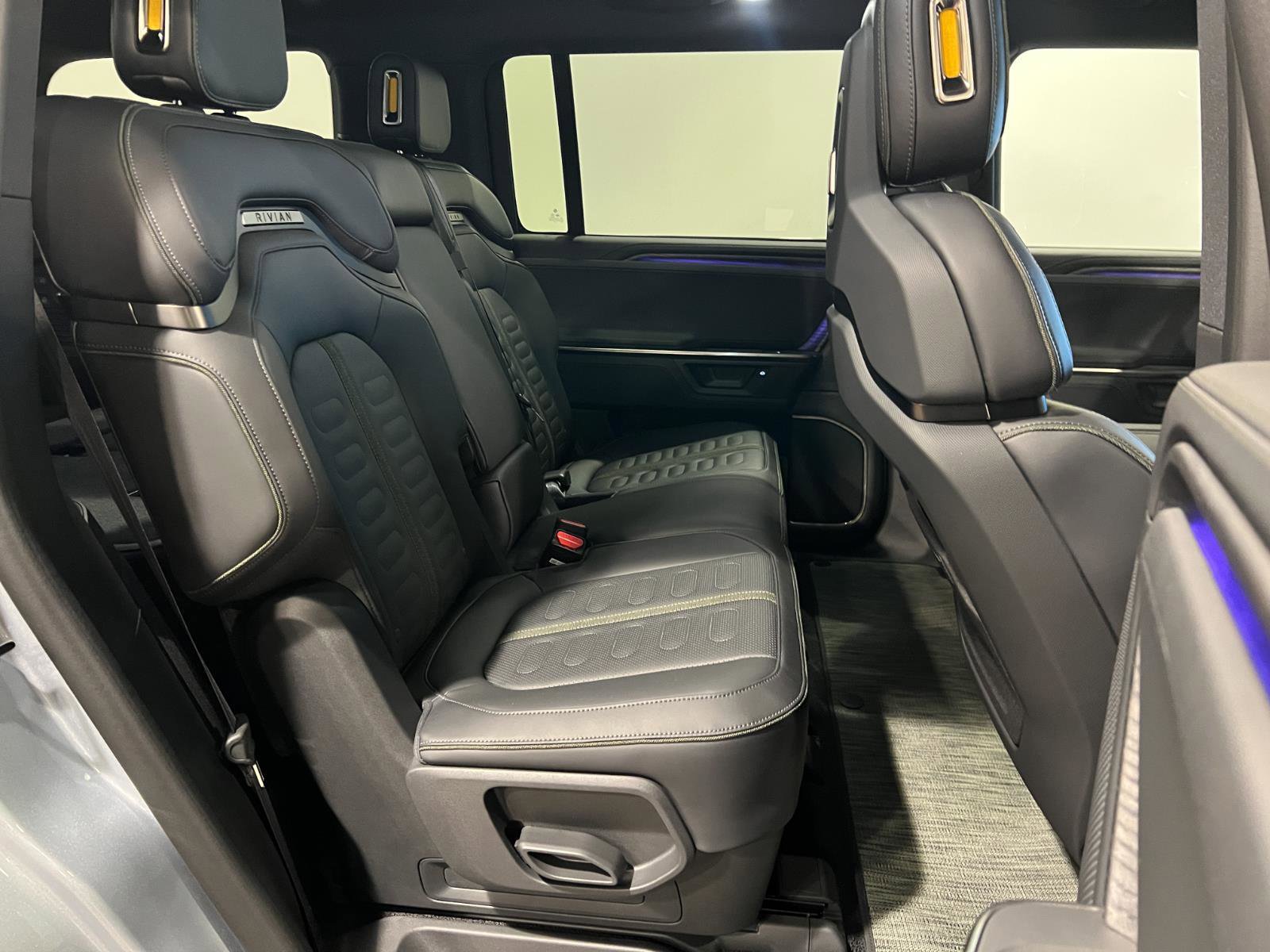 Used 2026 Rivian R1S Adventure AWD/4WD image 34