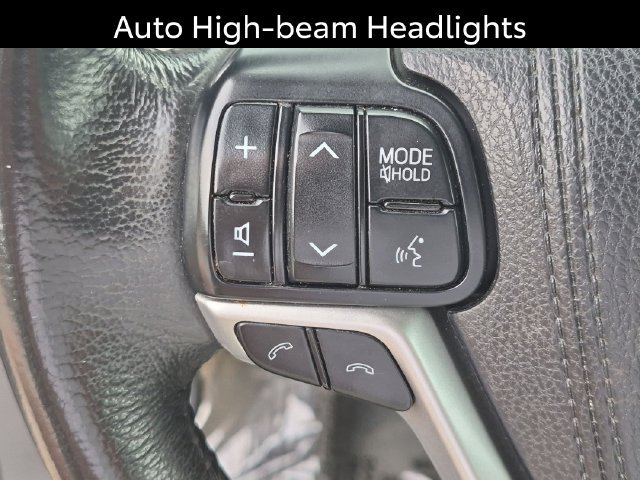 Certified 2018 Toyota Sienna XLE w/ XLE Navigation Package FWD image 18