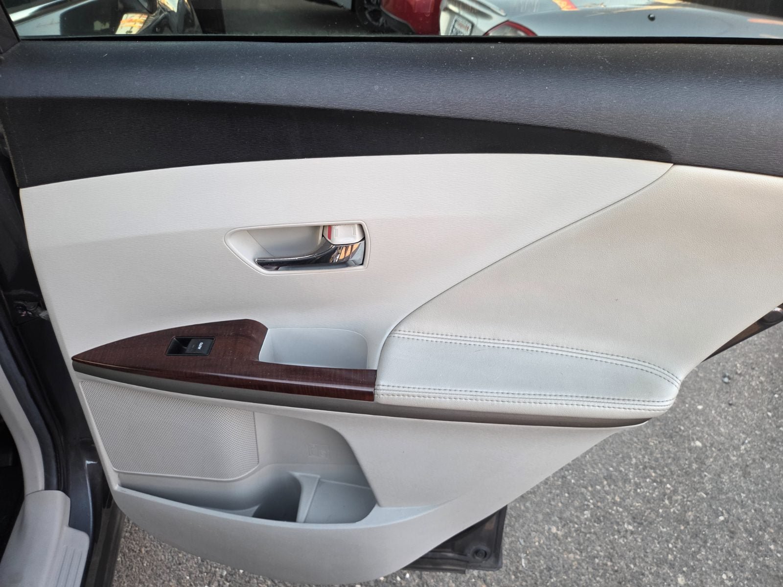 Used 2012 Toyota Venza XLE FWD image 12