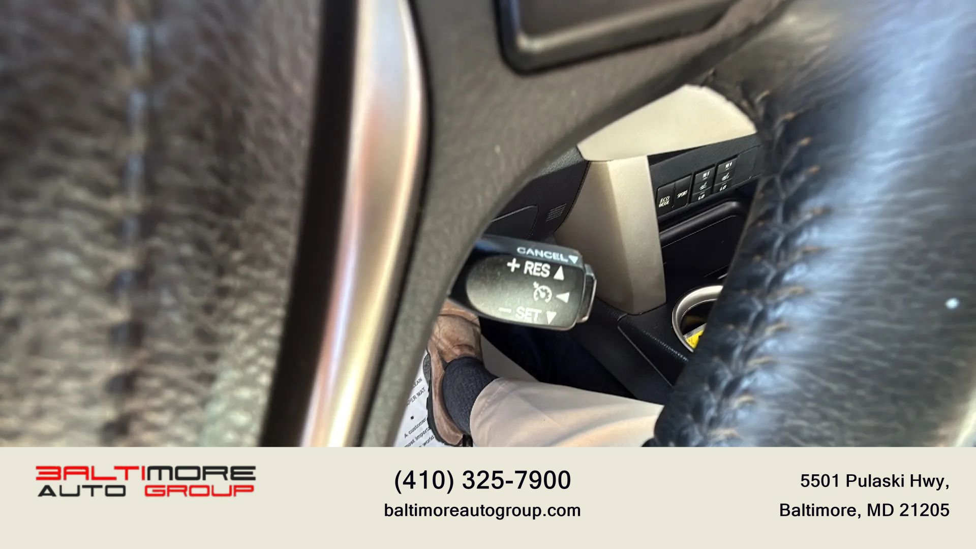Used 2013 Toyota RAV4 Limited AWD/4WD image 31