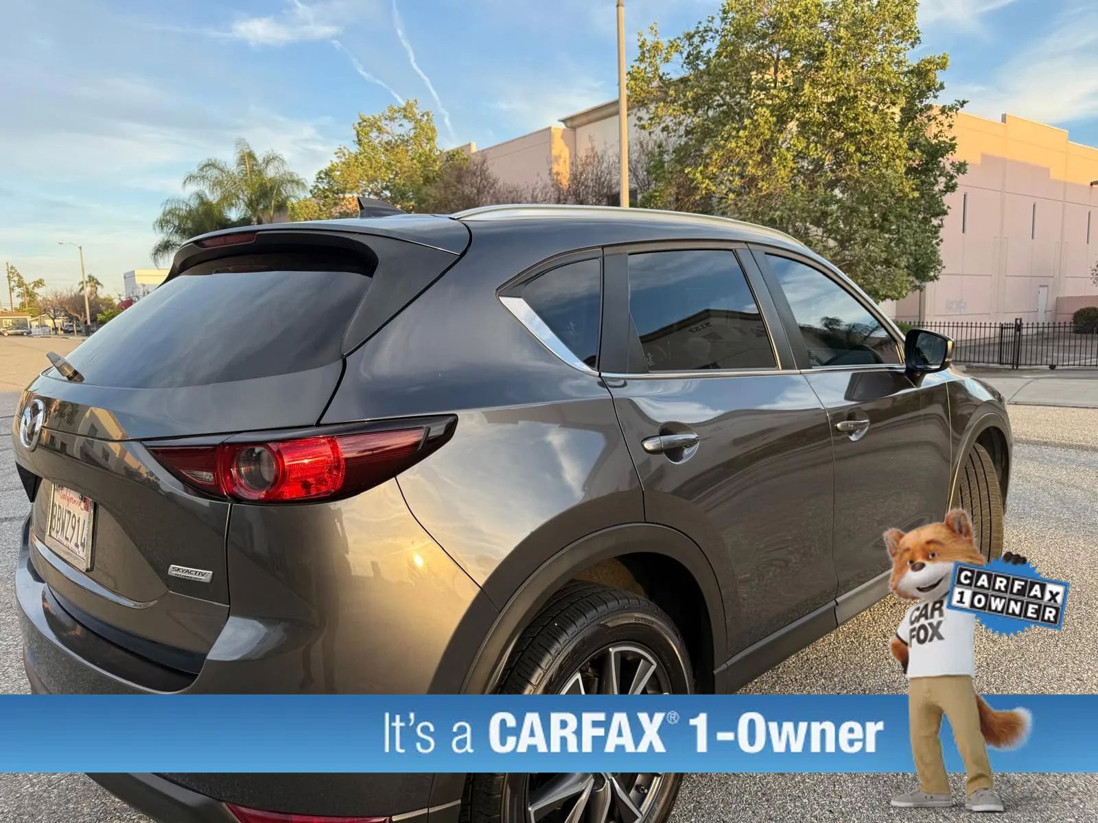 Used 2018 MAZDA CX-5 Touring w/ Preferred Equipment Package FWD image 5