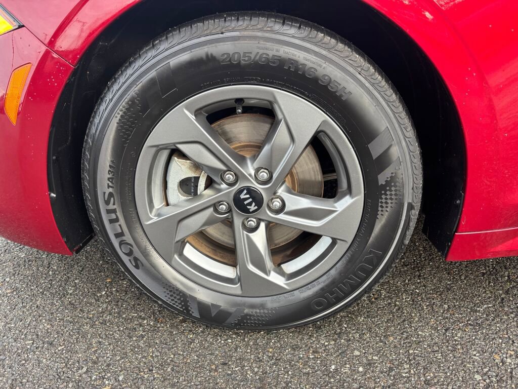 Used 2021 Kia K5 LXS image 9