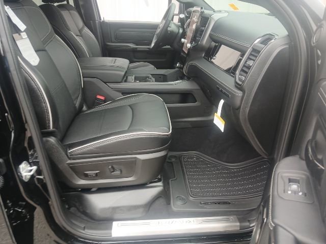 New 2026 RAM 3500 Limited AWD/4WD image 32