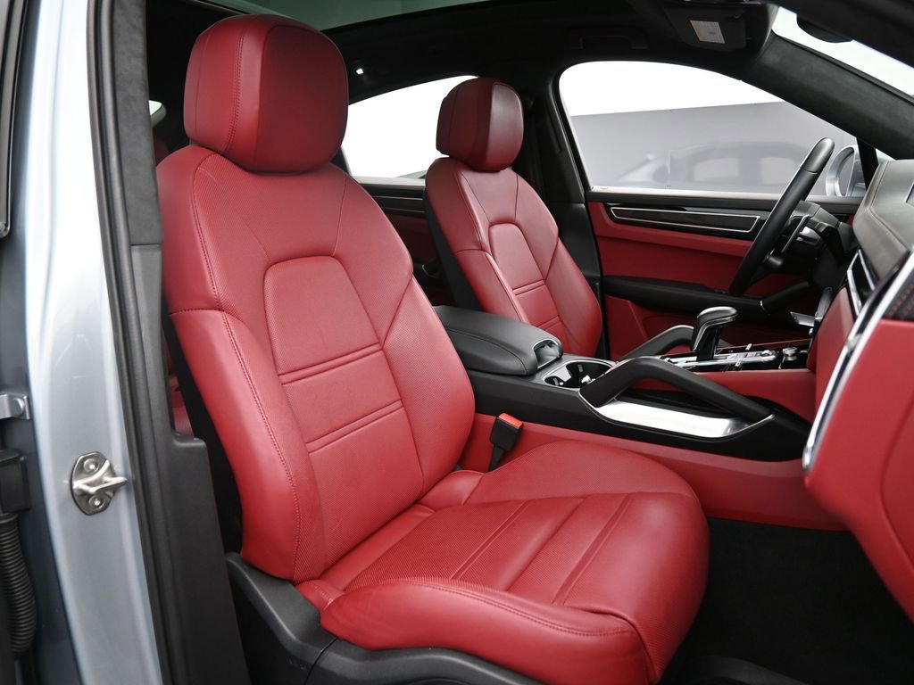 Certified 2022 Porsche Cayenne Turbo AWD/4WD image 31