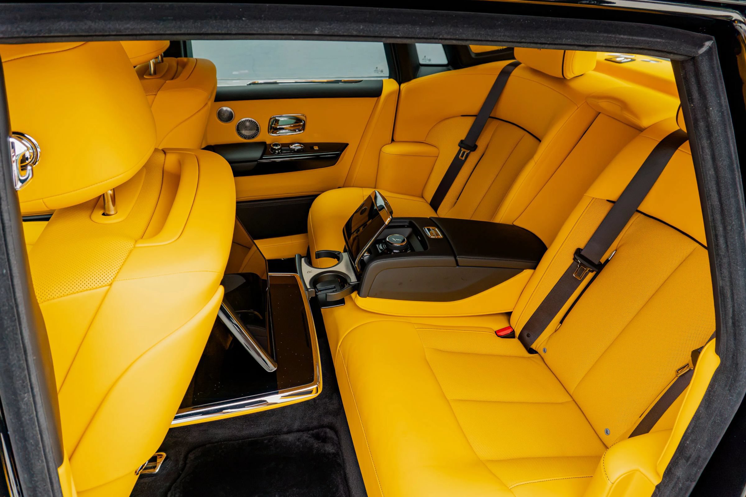 Used 2027 Rolls-Royce Phantom Sedan RWD image 14