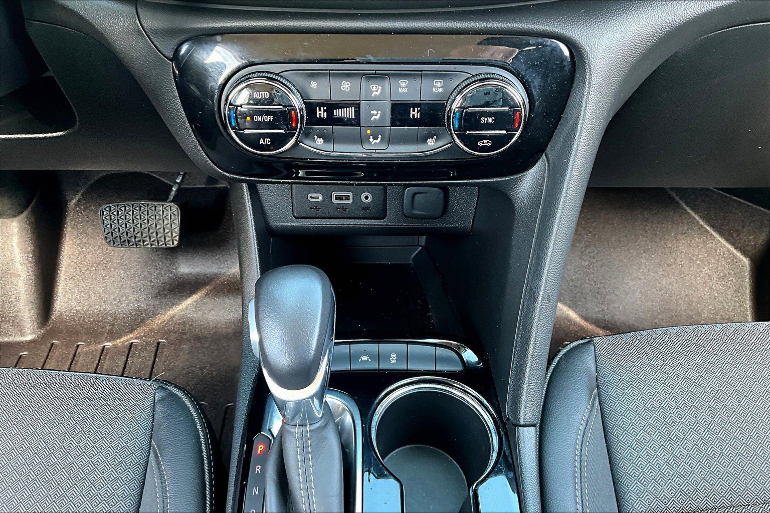 Used 2021 Buick Encore GX Select FWD image 38