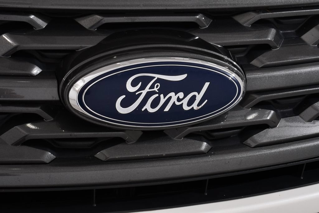 Used 2019 Ford Explorer XLT w/ Equipment Group 202A AWD/4WD image 22